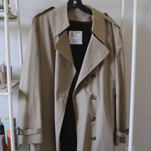 Vintage London Fog Mens trench coat khaki Zip Out Liner